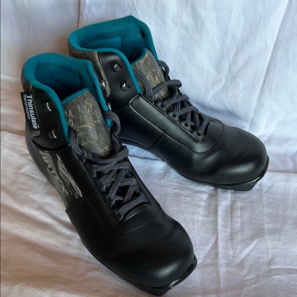3M Thinsulate Black and Blue Rain & Snow Boots